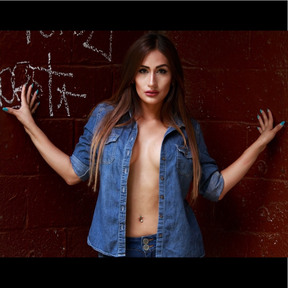Jean jacket - Picture 2 of 6